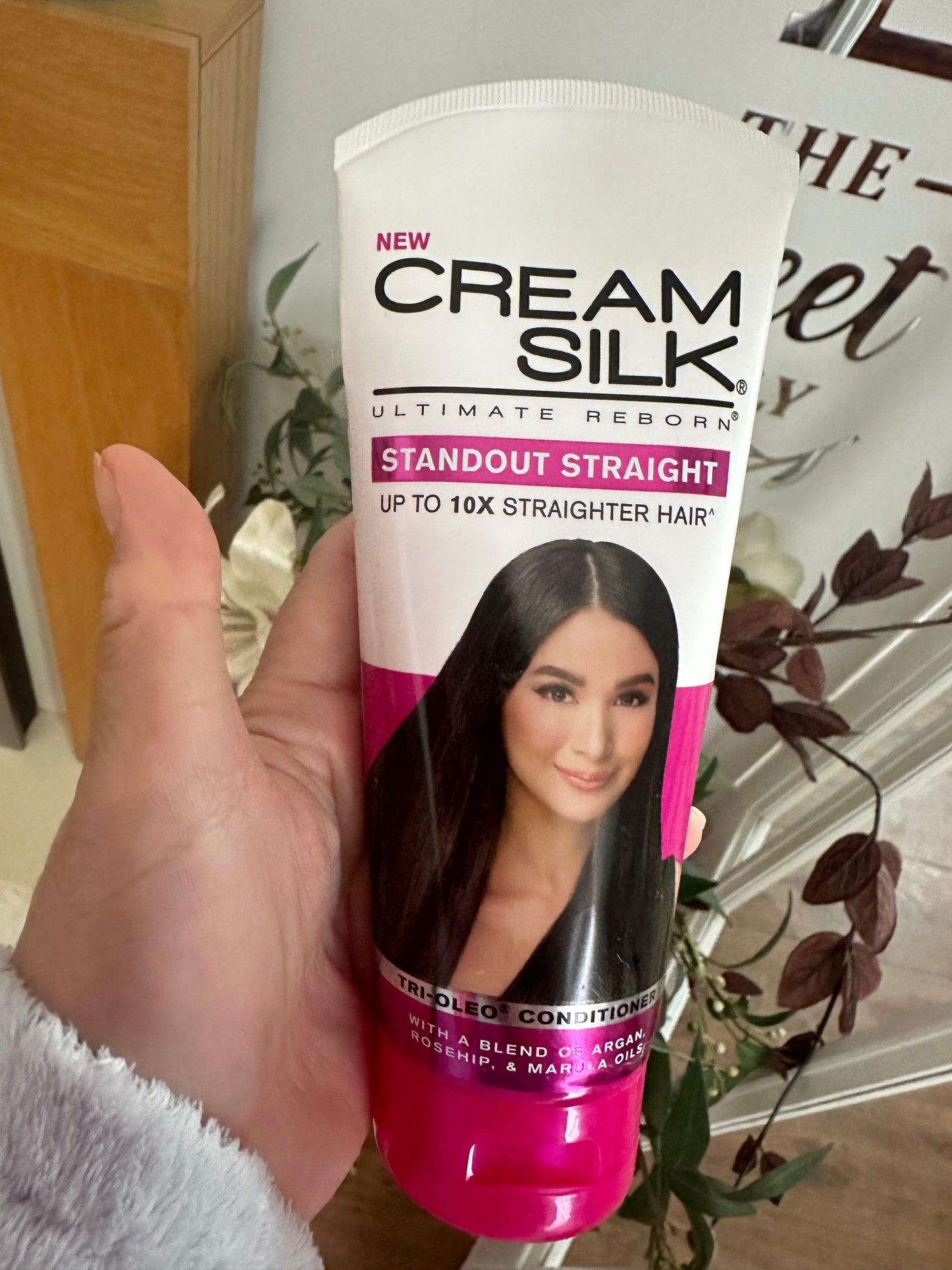 Cream silk Standout Straight 180ml